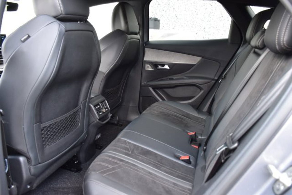 Peugeot 3008 BlueHDi 130 S&S EAT8 GT Pack (19)