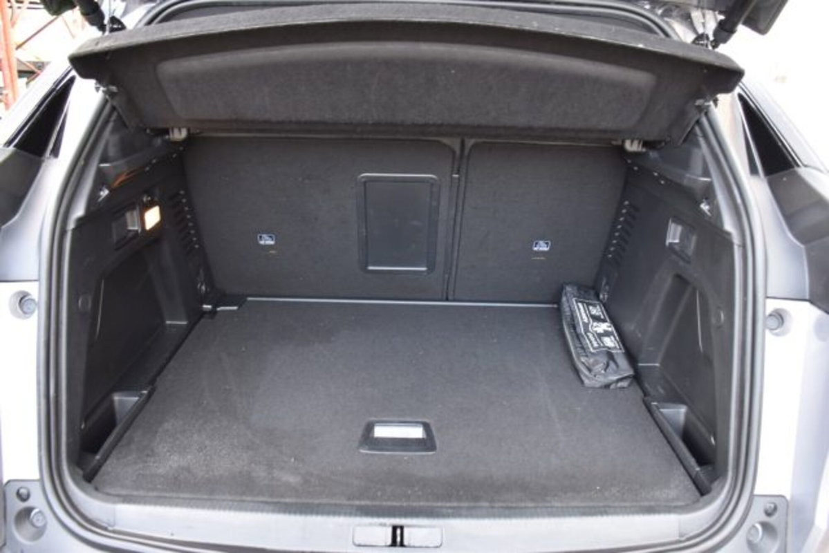 Peugeot 3008 BlueHDi 130 S&S EAT8 GT Pack (20)