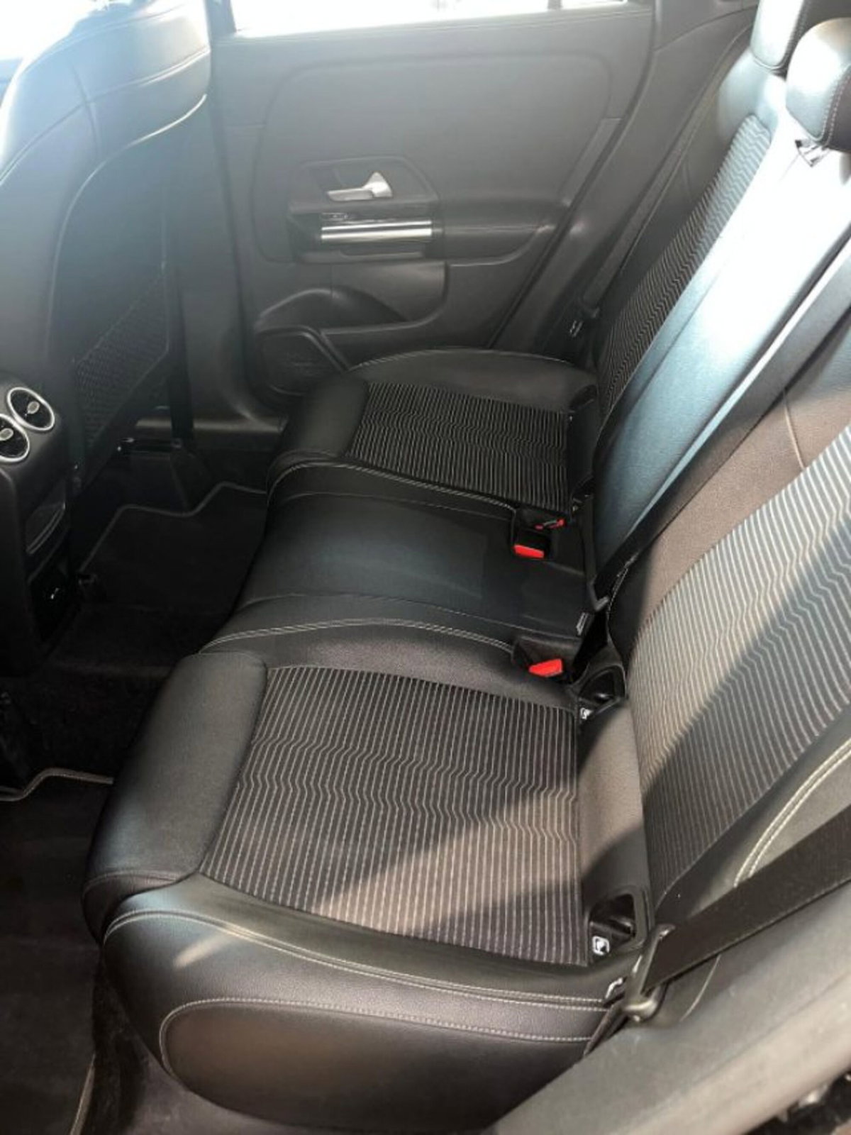 Mercedes-Benz GLA SUV 200 d Business Extra auto (11)