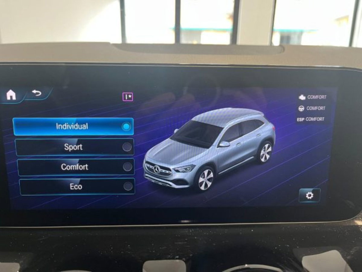 Mercedes-Benz GLA SUV 200 d Business Extra auto (4)