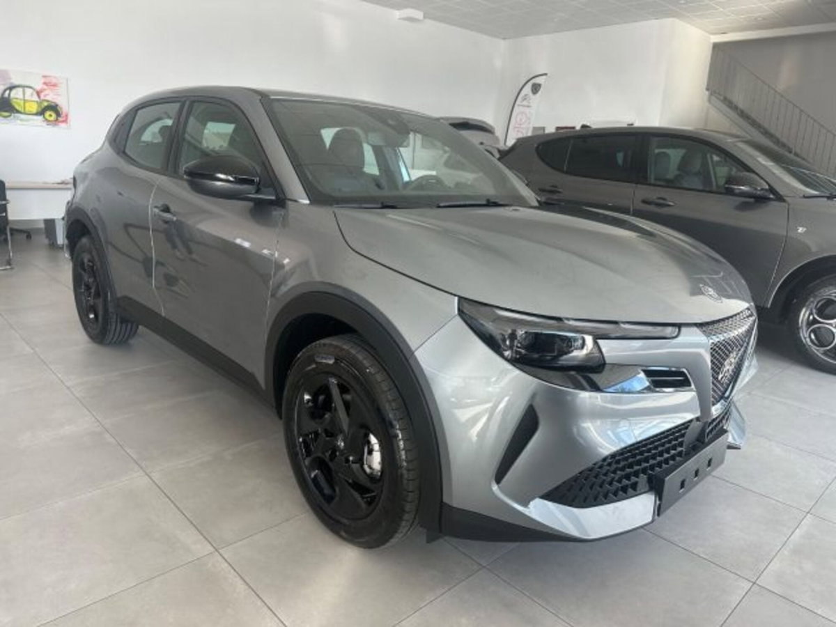 Alfa Romeo Junior 1.2 ibrida 145cv edct6 (2)