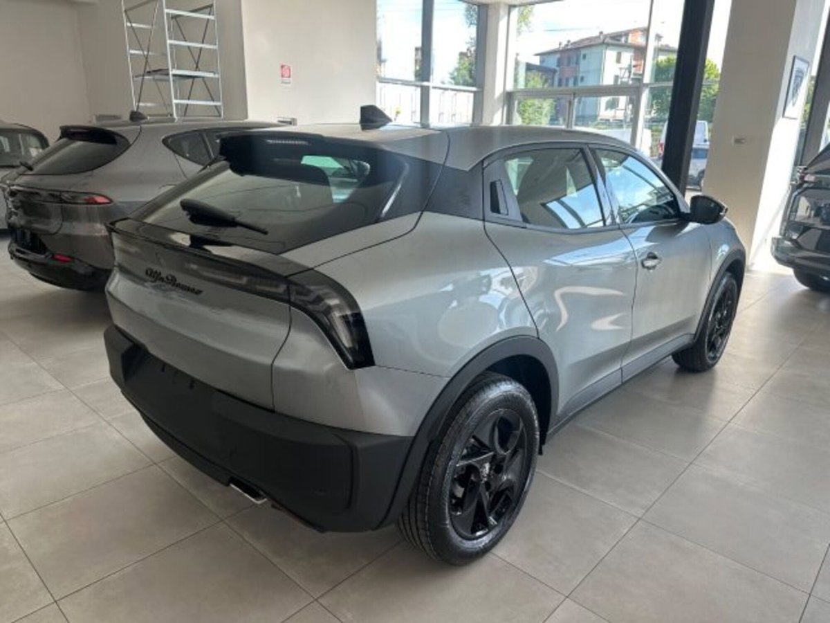 Alfa Romeo Junior 1.2 ibrida 145cv edct6 (3)