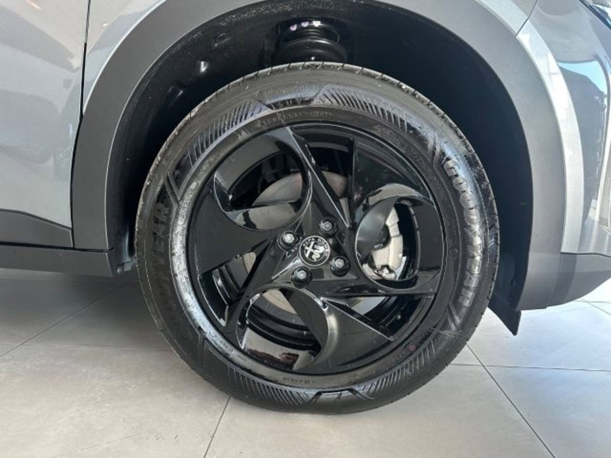 Alfa Romeo Junior 1.2 ibrida 145cv edct6 (8)