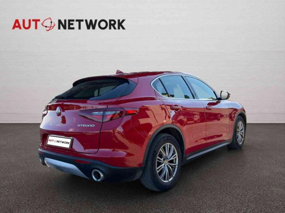 Alfa Romeo Stelvio Stelvio 2.2 Turbodiesel 160 CV AT8 RWD Super Business (2)