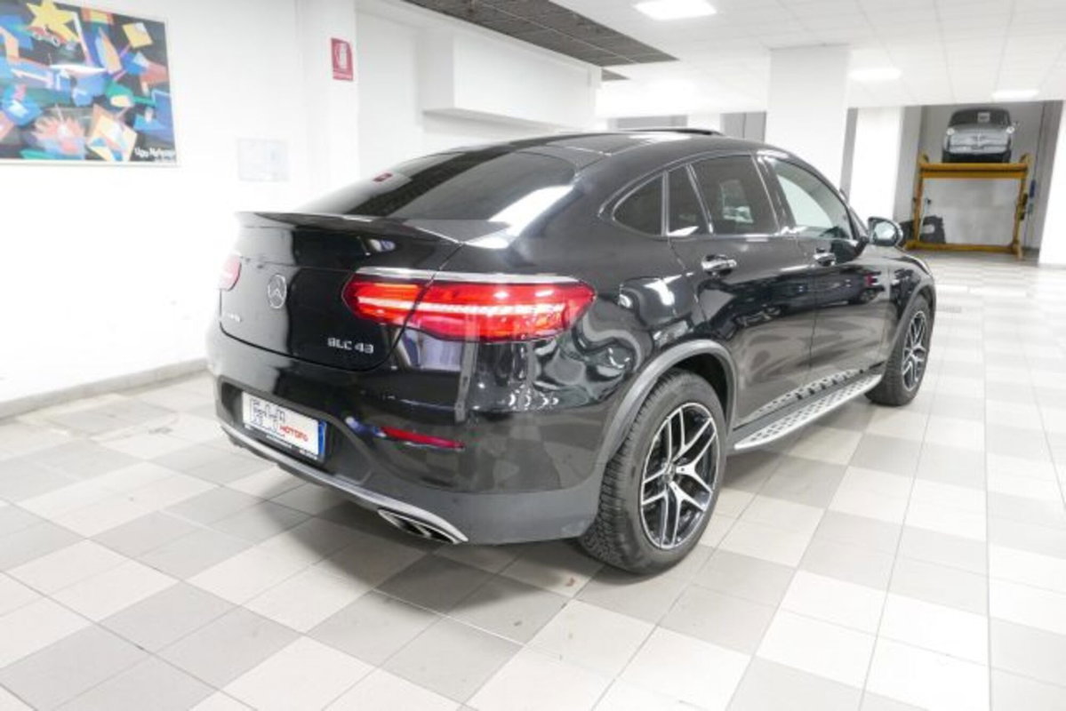 Mercedes-Benz GLC Coupé 43 4Matic Coupé AMG (4)