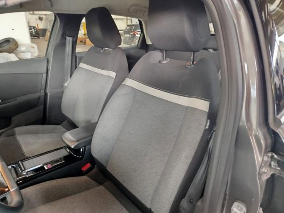 Citroen C4 PureTech 130 S&S Feel (9)