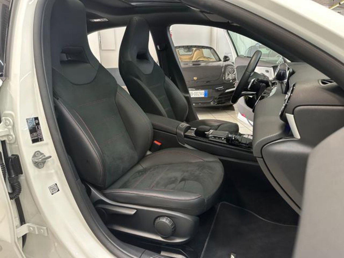 Mercedes-Benz Classe A 250 AMG Line Premium Plus 4matic auto (11)