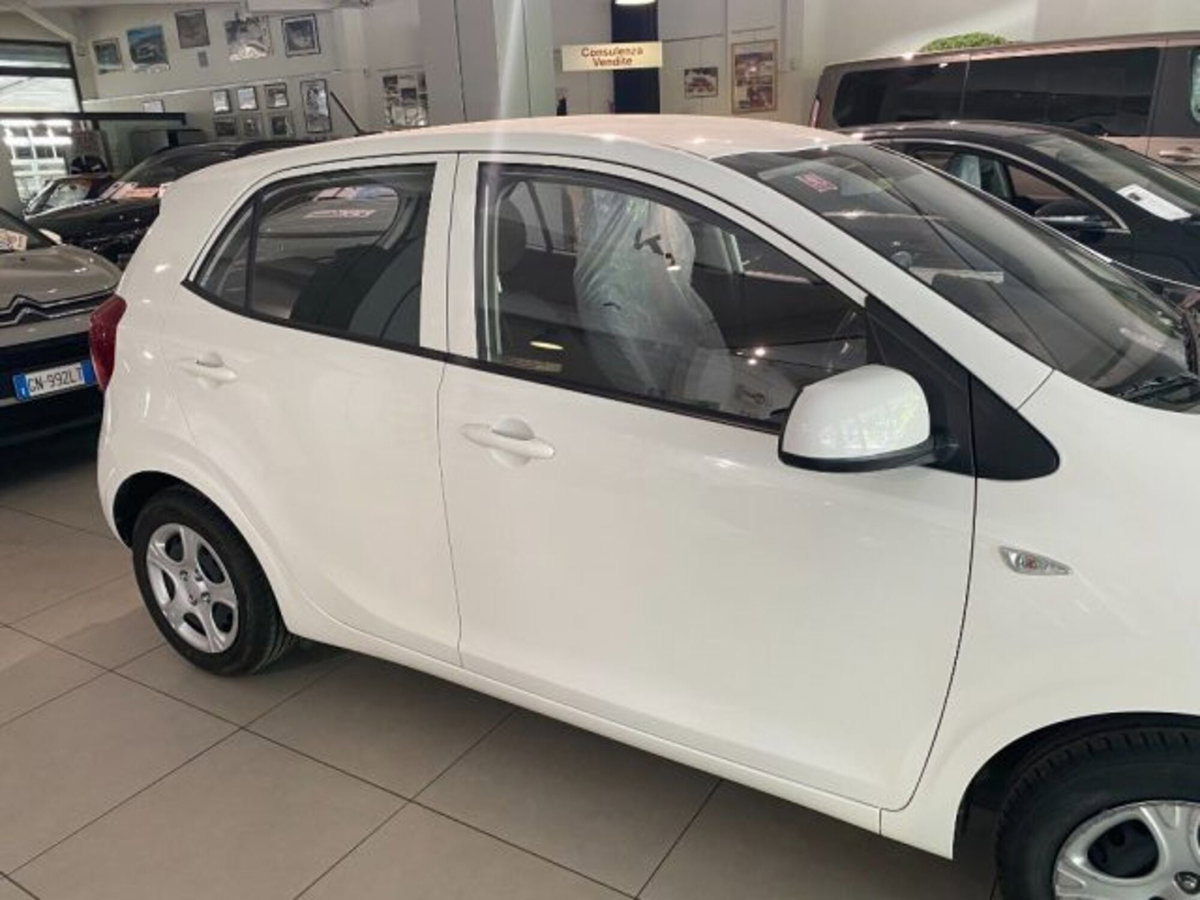 Kia Picanto 1.0 12V 5 porte AMT Urban (3)