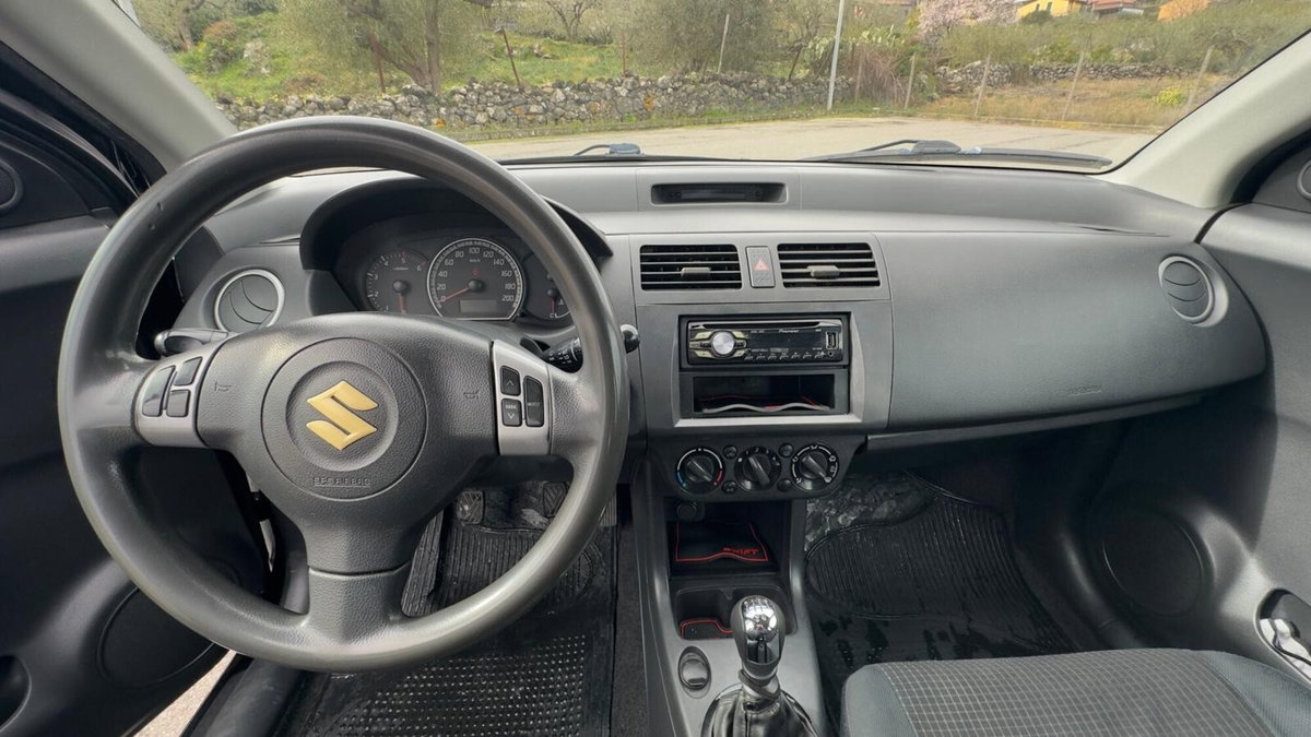 Suzuki Swift 1.3 DDiS 3p. GL (14)