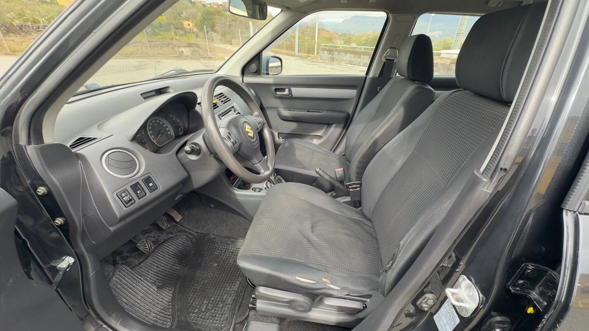 Suzuki Swift 1.3 DDiS 3p. GL (9)