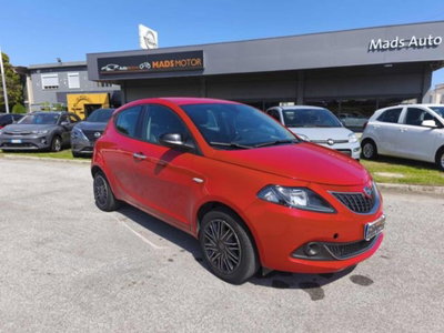 Lancia Ypsilon 1.0 FireFly 5 porte S&S Hybrid Ecochic A. Ferretti usata