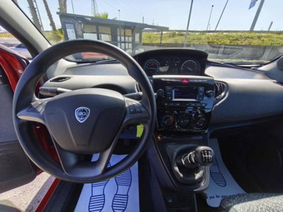 Lancia Ypsilon 1.0 FireFly 5 porte S&S Hybrid Ecochic A. Ferretti (15)