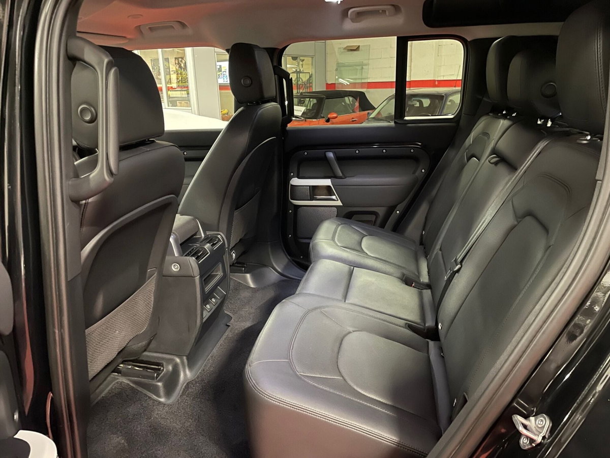 Land Rover Defender 110 3.0D I6 200 CV AWD Auto X-Dynamic HSE (10)