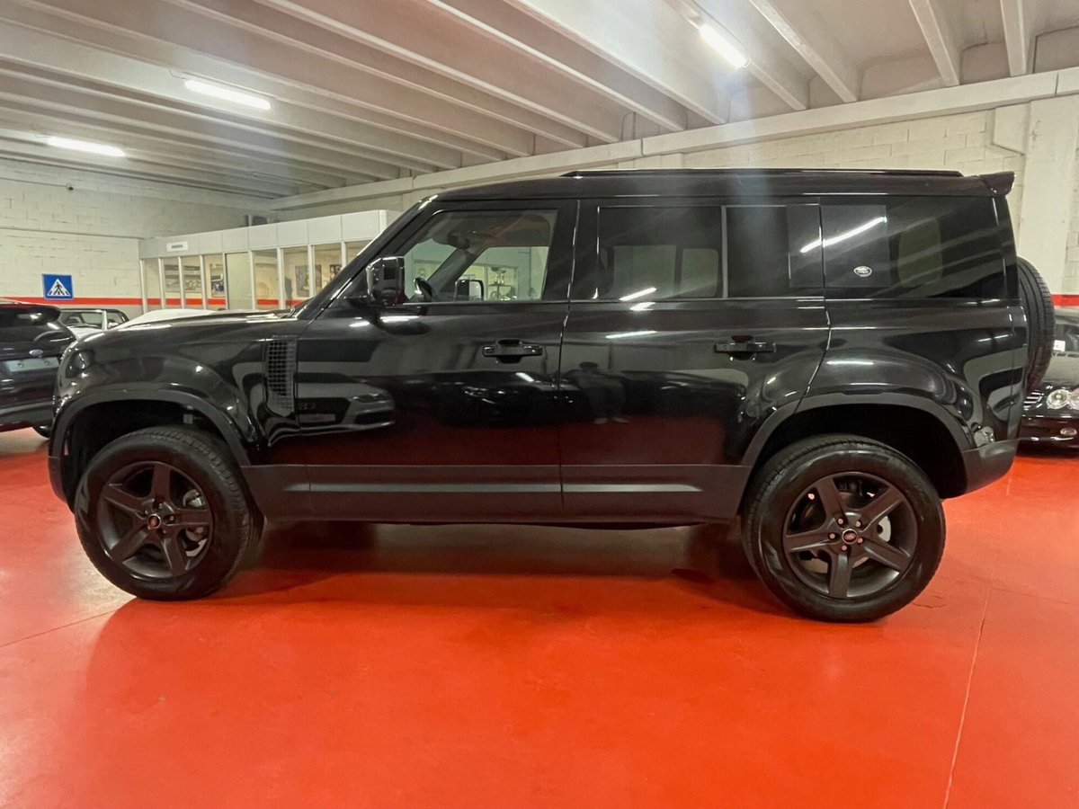 Land Rover Defender 110 3.0D I6 200 CV AWD Auto X-Dynamic HSE (15)