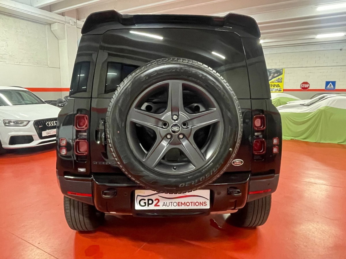 Land Rover Defender 110 3.0D I6 200 CV AWD Auto X-Dynamic HSE (3)