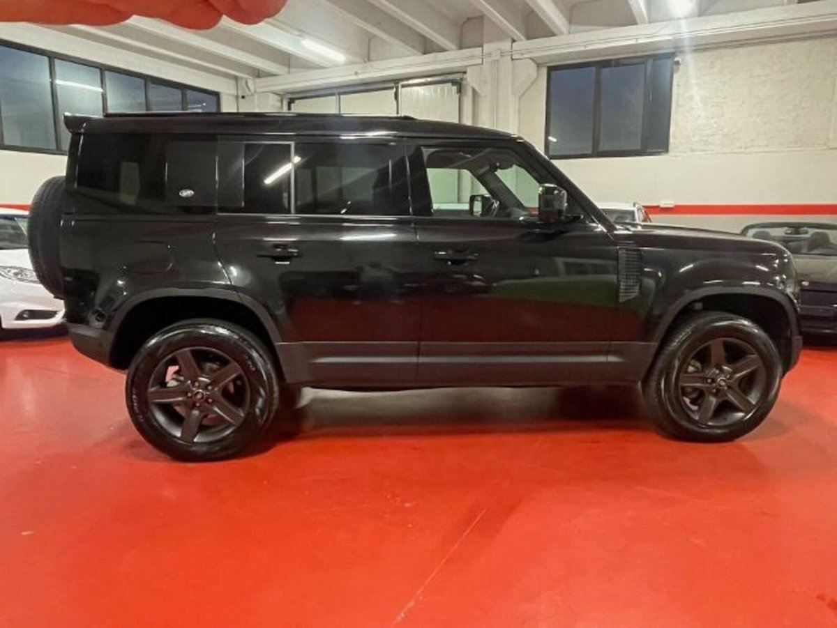 Land Rover Defender 110 3.0D I6 200 CV AWD Auto X-Dynamic HSE (5)