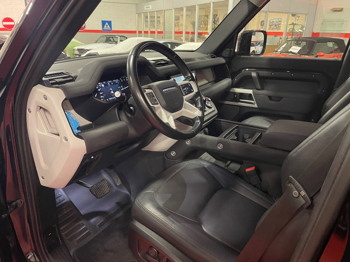 Land Rover Defender 110 3.0D I6 200 CV AWD Auto X-Dynamic HSE (8)