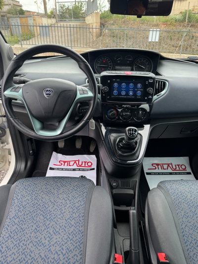 Lancia Ypsilon 1.0 FireFly 5 porte S&S Hybrid Gold Plus (10)