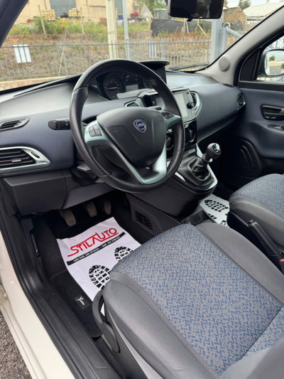 Lancia Ypsilon 1.0 FireFly 5 porte S&S Hybrid Gold Plus (11)