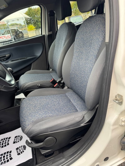 Lancia Ypsilon 1.0 FireFly 5 porte S&S Hybrid Gold Plus (12)