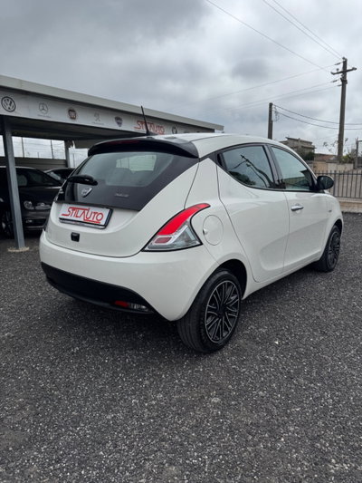 Lancia Ypsilon 1.0 FireFly 5 porte S&S Hybrid Gold Plus (4)
