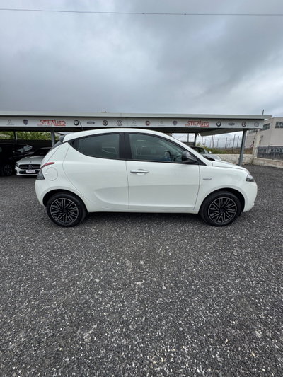 Lancia Ypsilon 1.0 FireFly 5 porte S&S Hybrid Gold Plus (8)