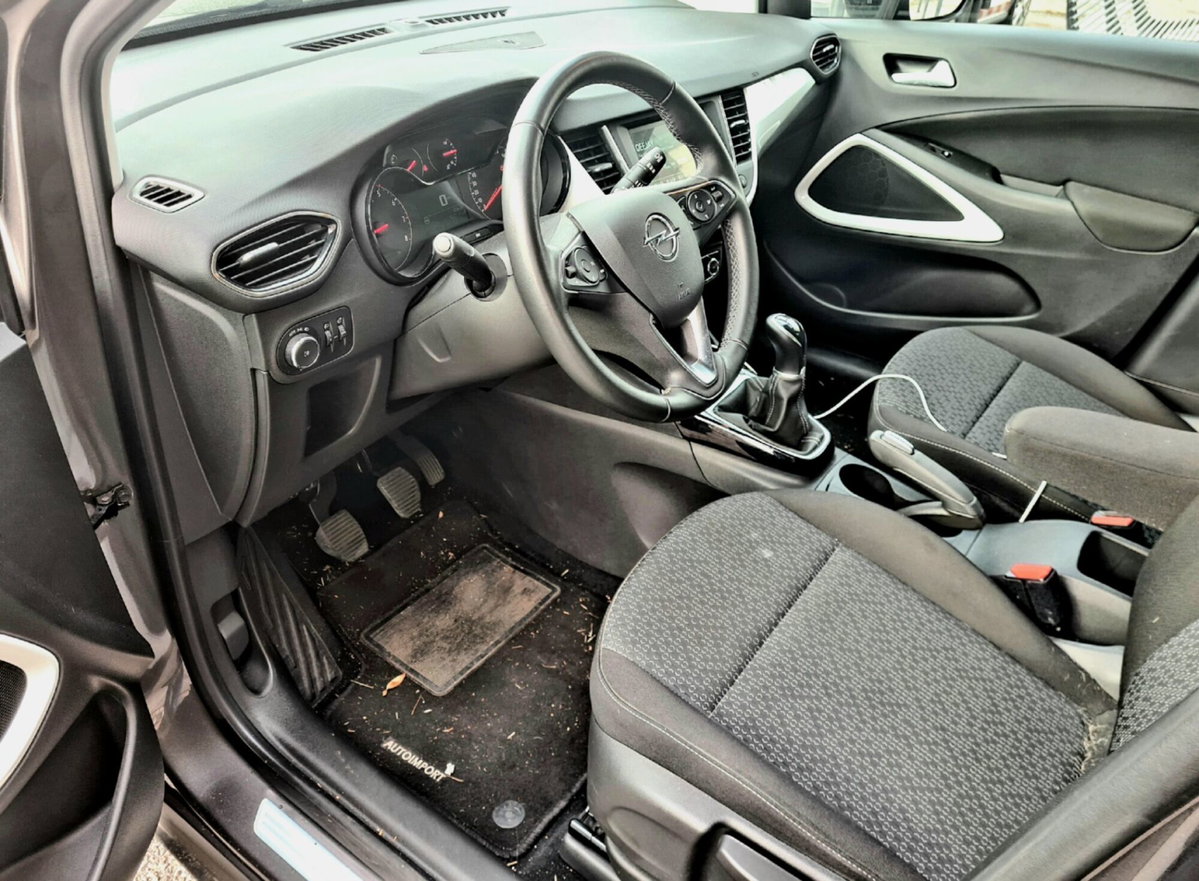 Opel Crossland 1.2 12V Start&Stop Design & Tech (8)