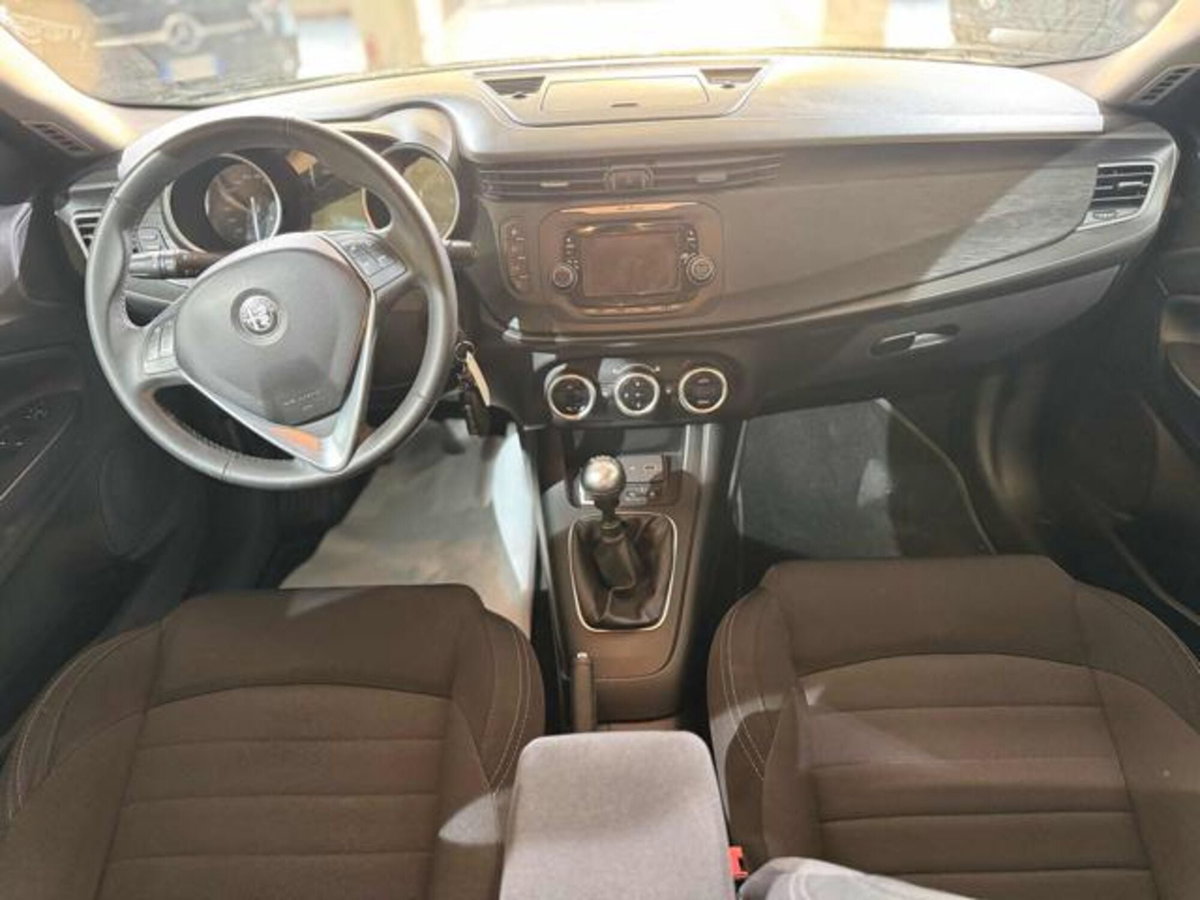 Alfa Romeo Giulietta 1.6 JTDm Super 120cv (10)