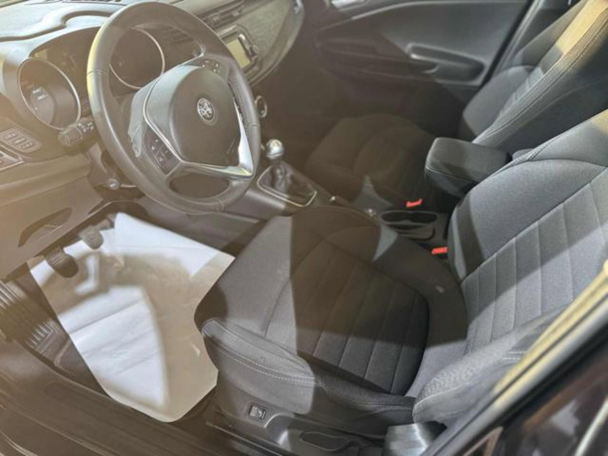 Alfa Romeo Giulietta 1.6 JTDm Super 120cv (14)