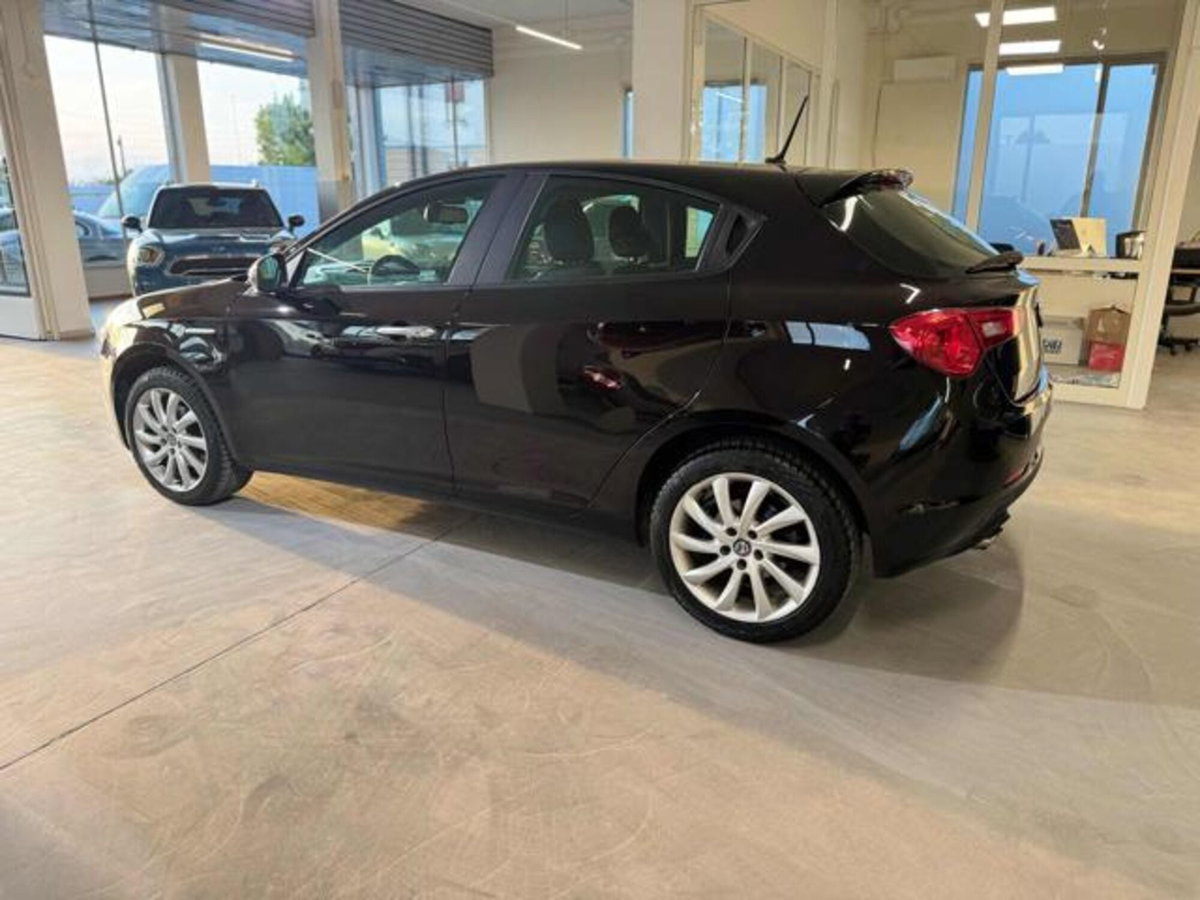 Alfa Romeo Giulietta 1.6 JTDm Super 120cv (5)