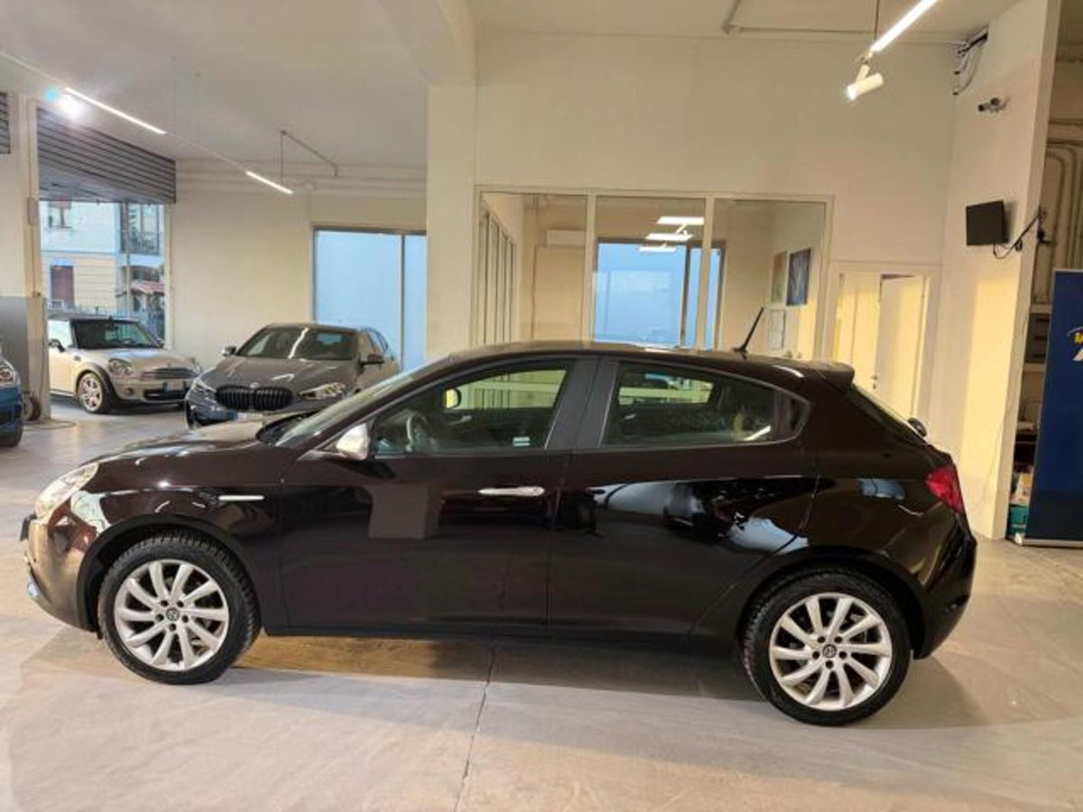 Alfa Romeo Giulietta 1.6 JTDm Super 120cv (6)