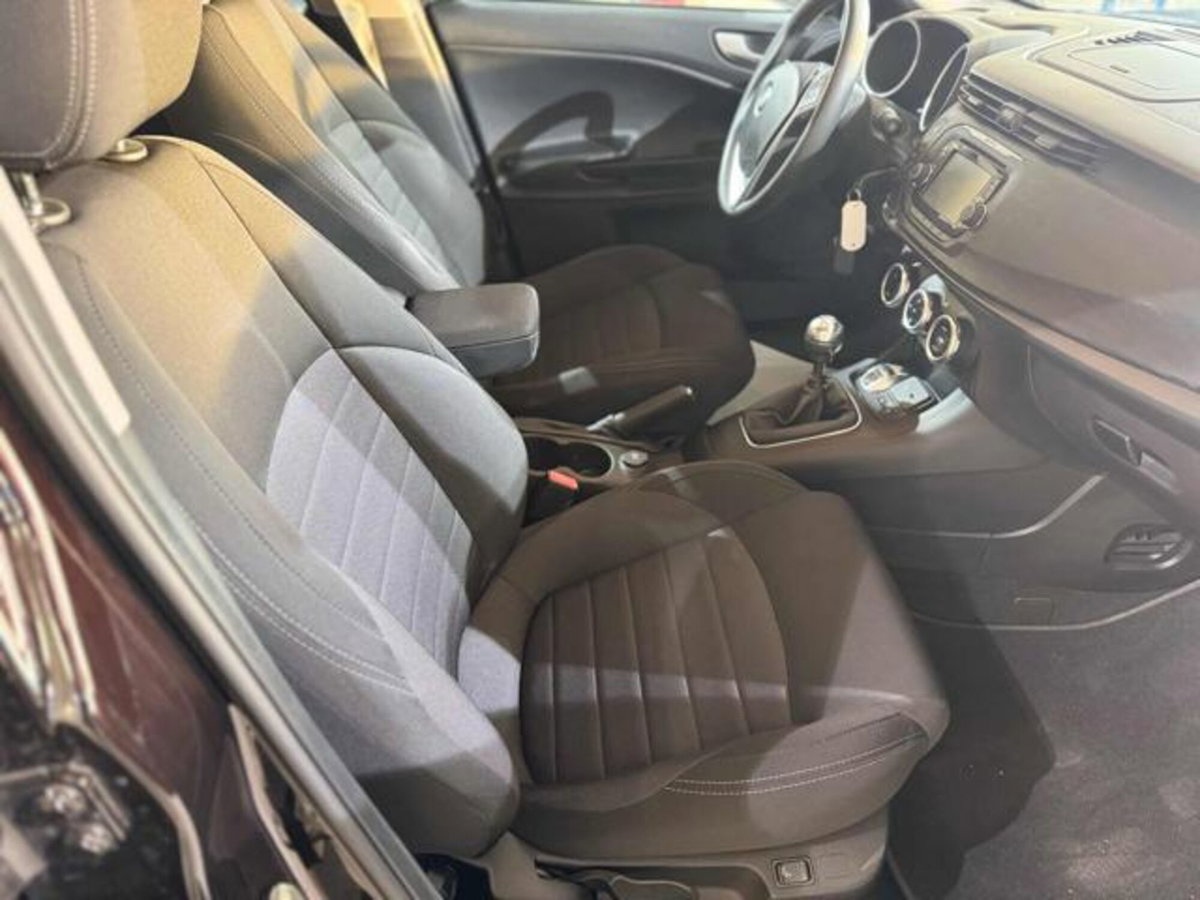 Alfa Romeo Giulietta 1.6 JTDm Super 120cv (9)