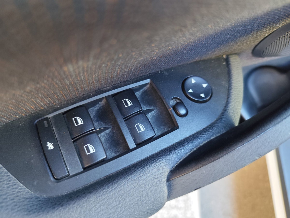 BMW X1 sDrive18d X Line (17)