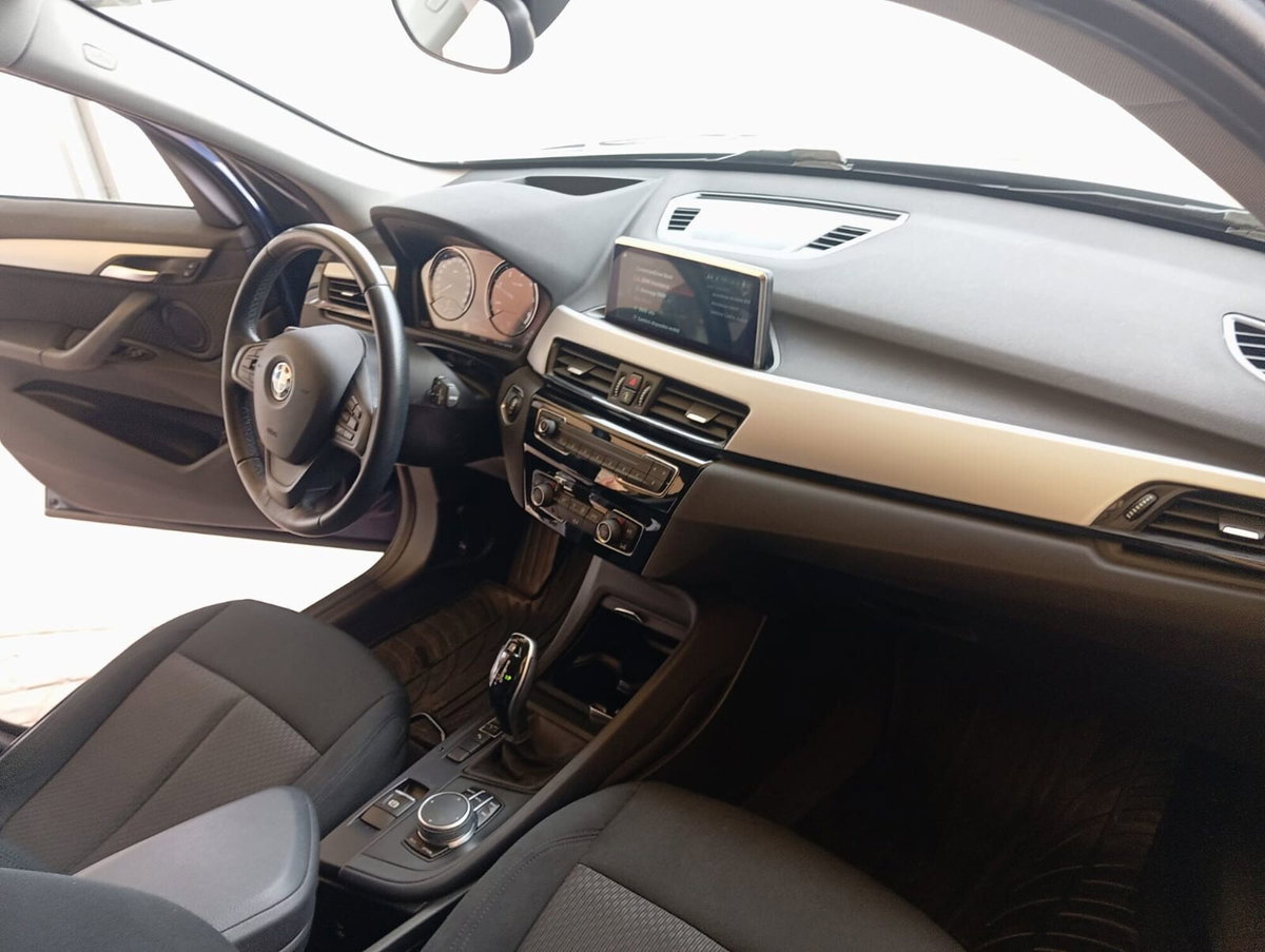 BMW X1 sDrive18d Business (12)