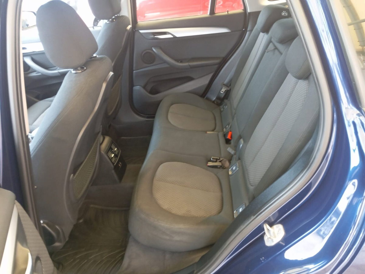 BMW X1 sDrive18d Business (14)
