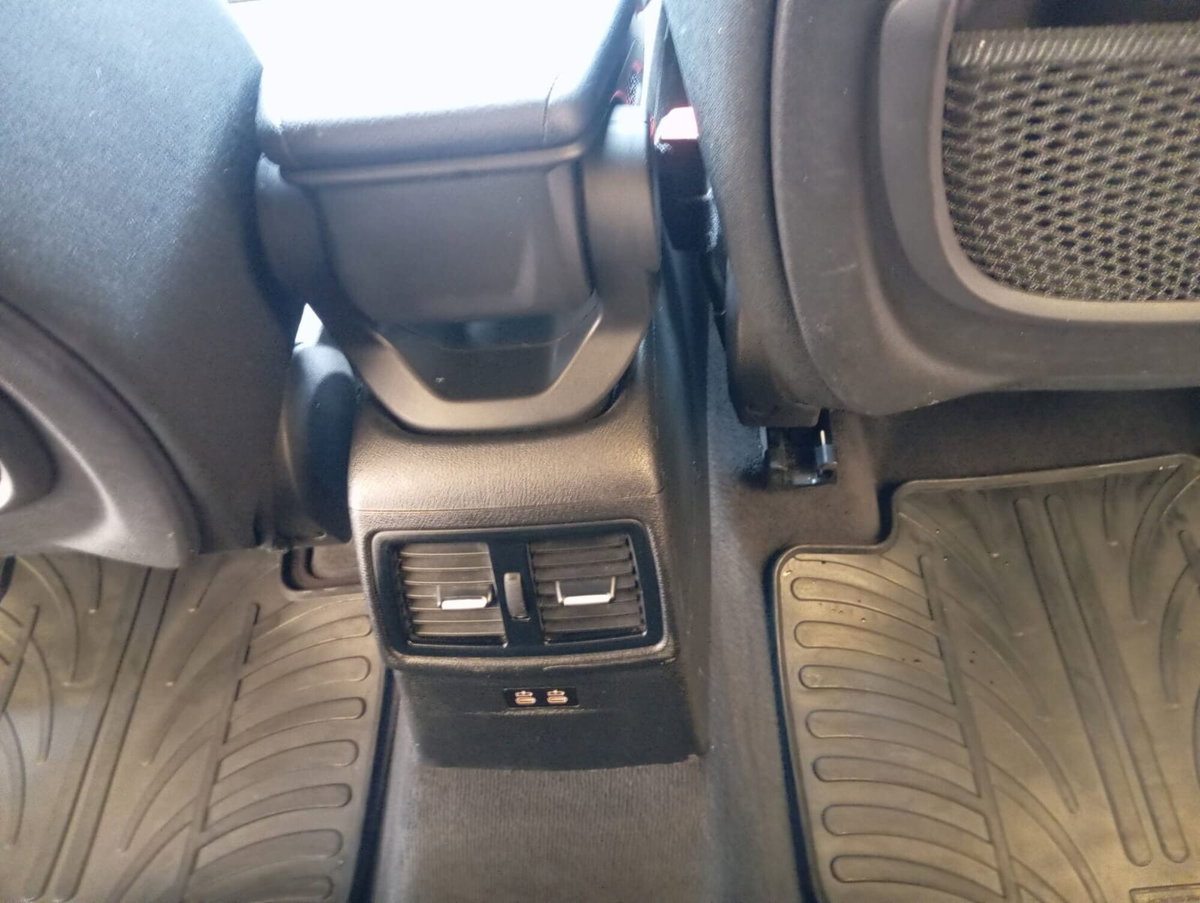 BMW X1 sDrive18d Business (16)