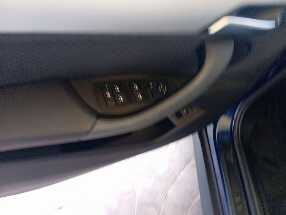 BMW X1 sDrive18d Business (17)