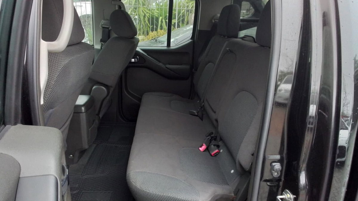 Nissan Navara 2.5 dCi 4 porte Double Cab XE (7)