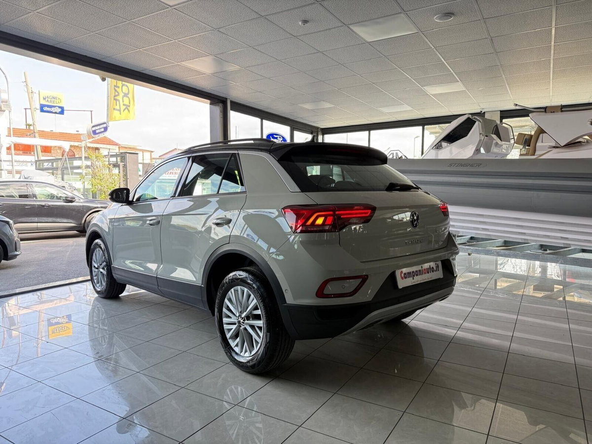 Volkswagen T-Roc 1.0 TSI Life (5)