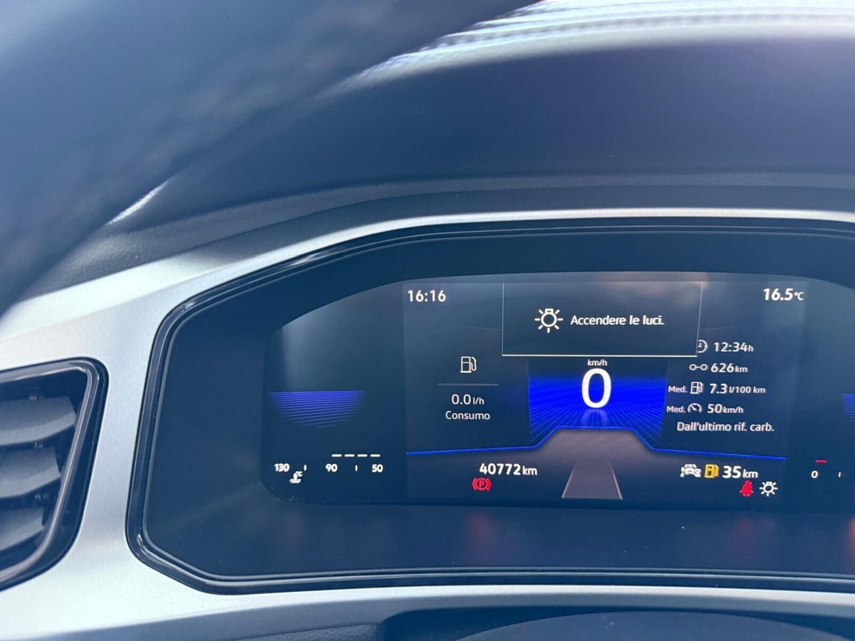 Volkswagen T-Roc 1.0 TSI Life (9)
