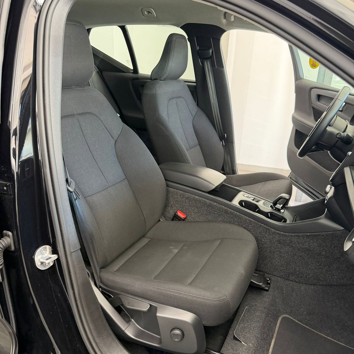 Volvo XC40 B3 automatico Core (11)