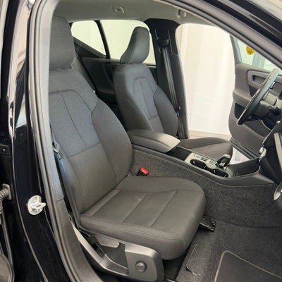 Volvo XC40 B3 automatico Core (11)