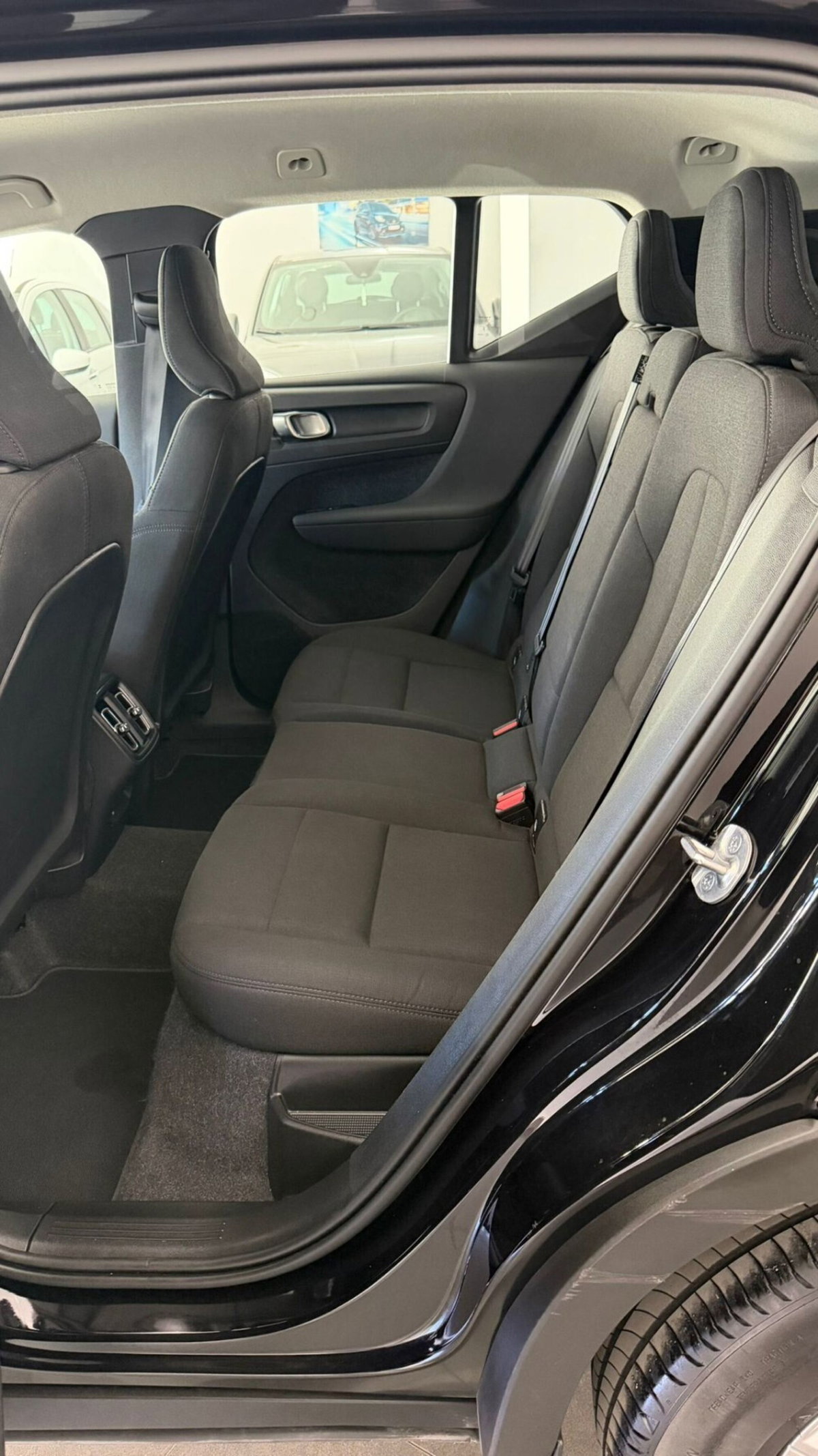 Volvo XC40 B3 automatico Core (12)
