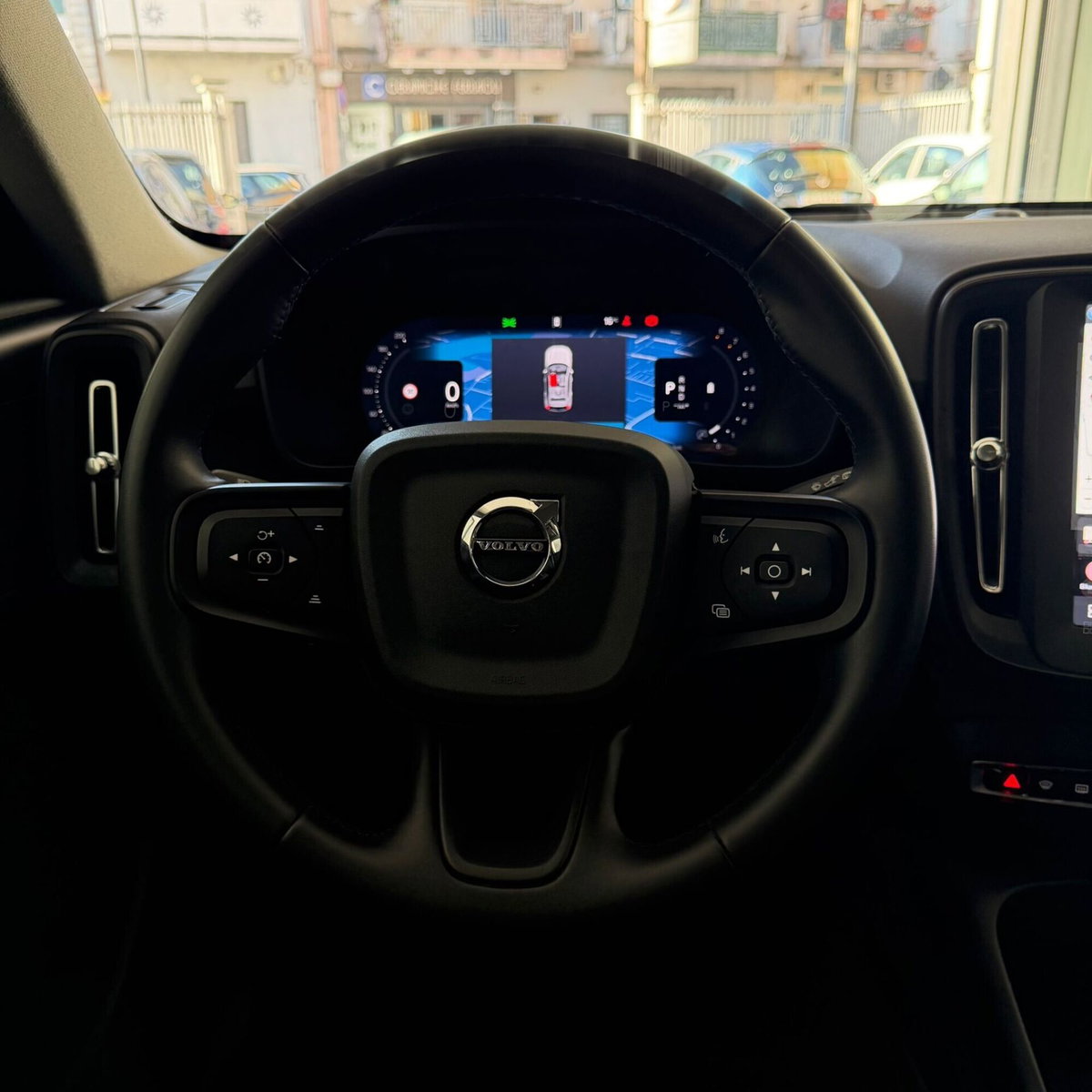 Volvo XC40 B3 automatico Core (13)
