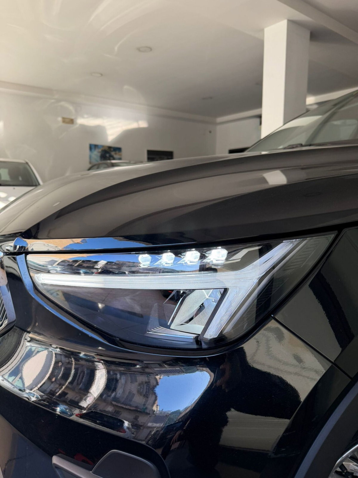 Volvo XC40 B3 automatico Core (16)