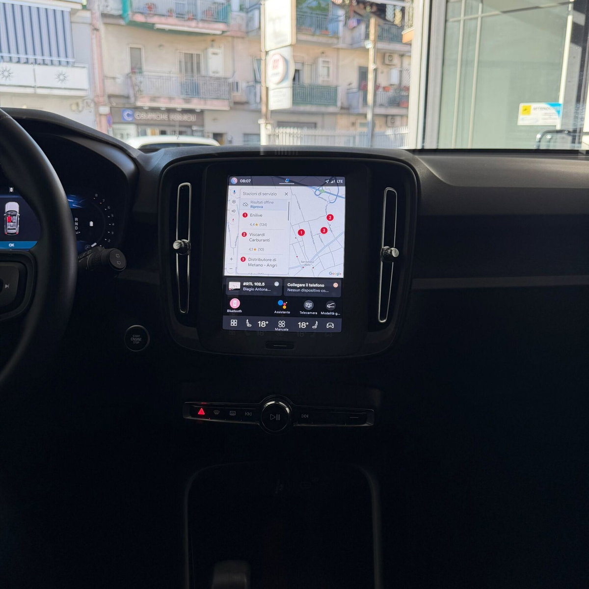 Volvo XC40 B3 automatico Core (18)