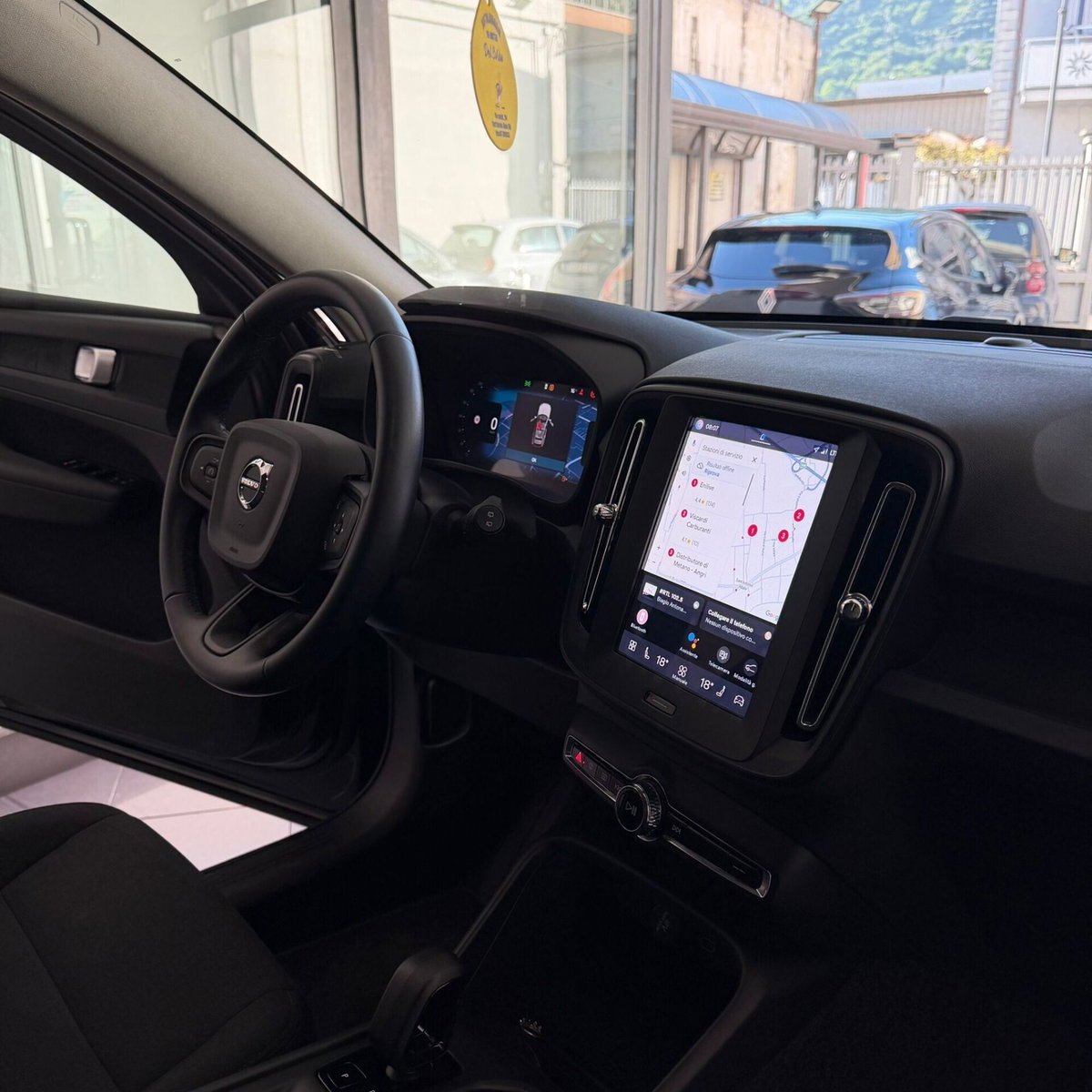 Volvo XC40 B3 automatico Core (19)