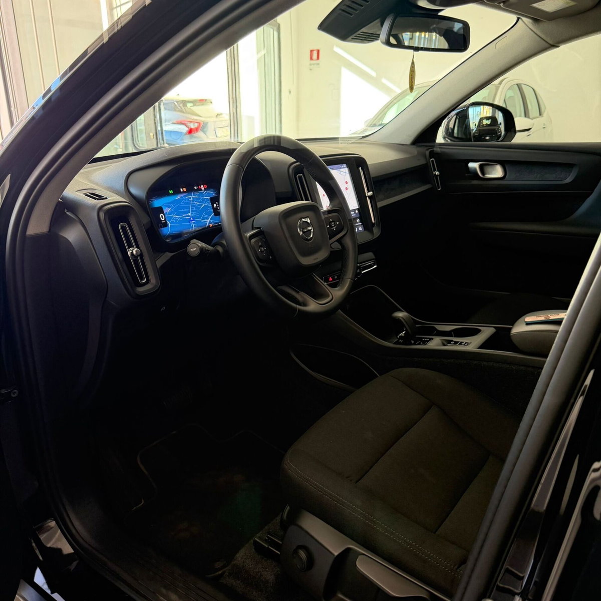 Volvo XC40 B3 automatico Core (7)