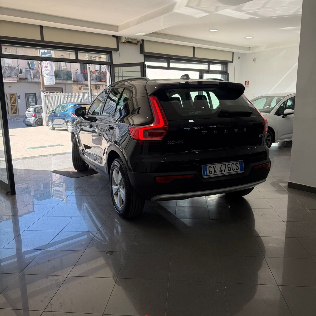 Volvo XC40 B3 automatico Core (8)