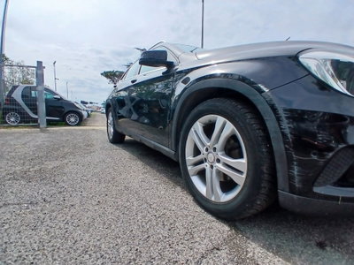 Mercedes-Benz GLA SUV 180 d Premium (11)